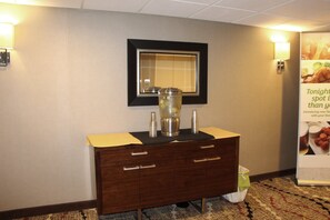 Interior - DoubleTree by Hilton Buena Park (Buena Park)