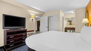 Suite, 1 King Bed with Sofa bed, Non Smoking | Premium bedding, down comforters, desk, laptop workspace
