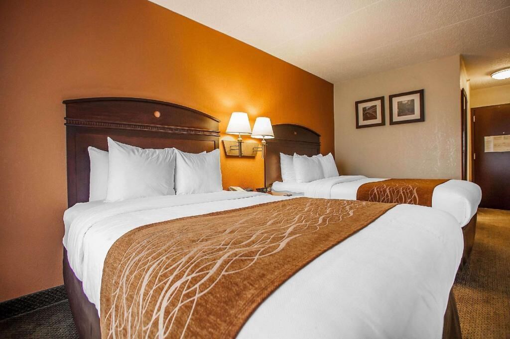 Premium bedding, down comforters, desk, laptop workspace