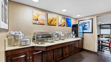 Desayuno bufé gratuito y diario