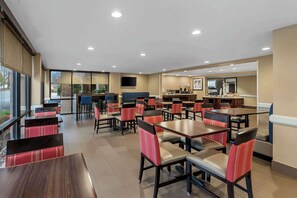 Free daily buffet breakfast  - Comfort Inn & Suites Somerset - New Brunswick (Somerset)