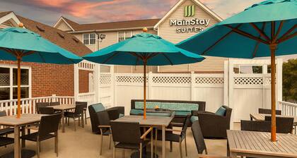 MainStay Suites Appleton Airport - Fox River Mall Area