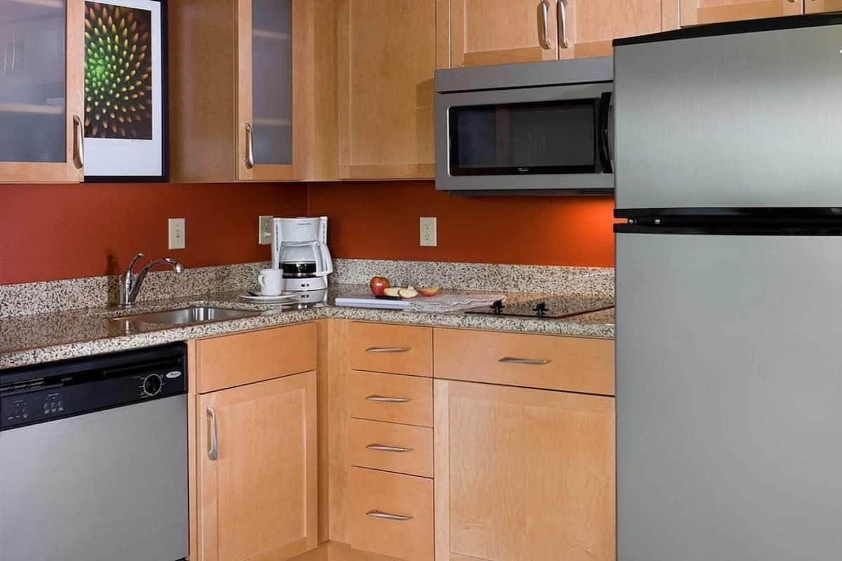 Familjesvit - flera sängar - icke-rökare | Sängtillbehör av högsta kvalitet, duntäcken, bäddmadrasser och skrivbord