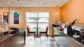 Se sirve desayuno por un coste adicional