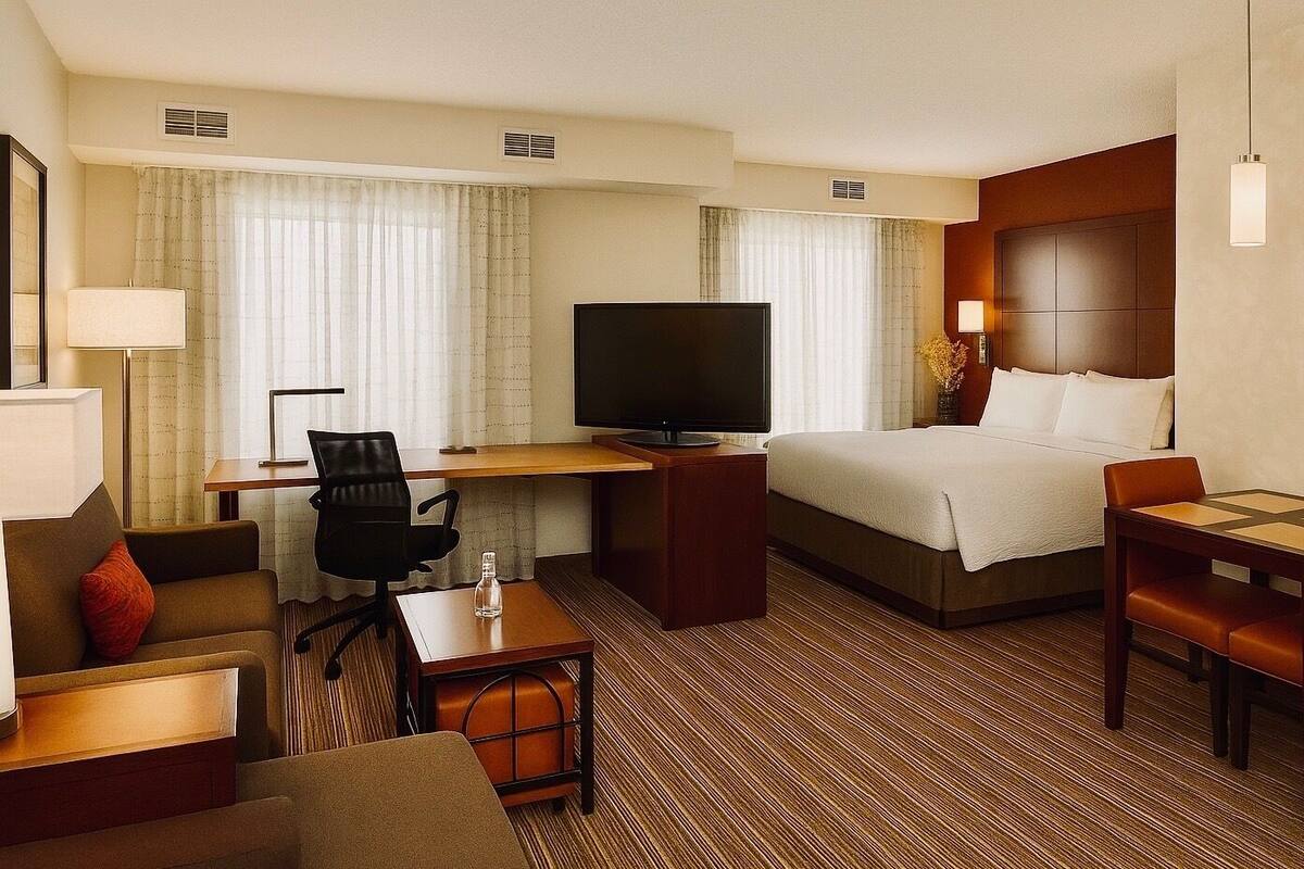 Suite, 1 King Bed, Non Smoking