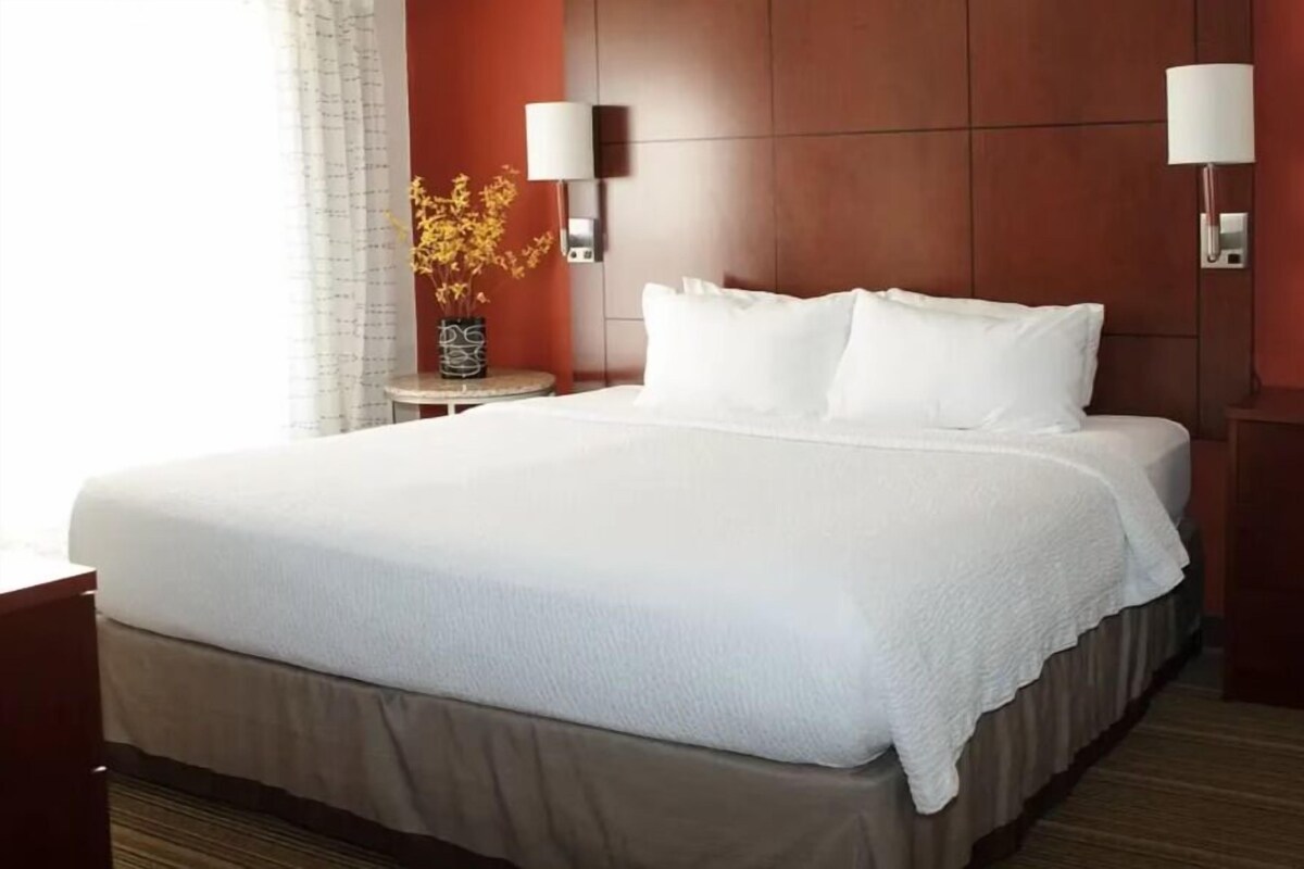 Roupas de cama premium, edredons de pluma, camas com colchões pillow-top