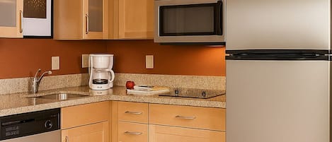 Fridge, microwave, stovetop, dishwasher