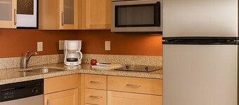 MainStay Suites Appleton Airport – Fox River Mall Area