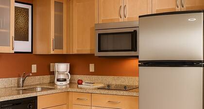 MainStay Suites Appleton Airport – Fox River Mall Area