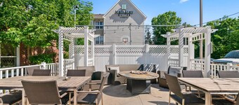 MainStay Suites Appleton Airport - Fox River Mall Area
