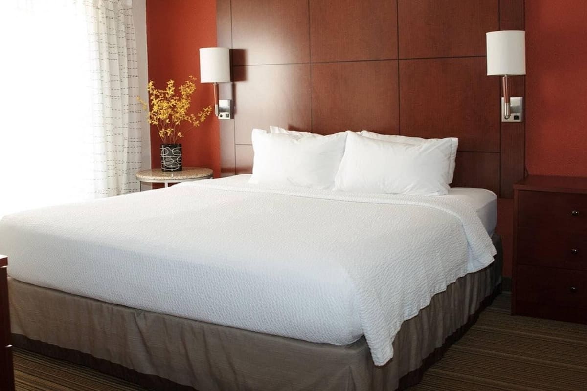Suite, 1 King Bed, Non Smoking | Premium bedding, down comforters, pillowtop beds, desk