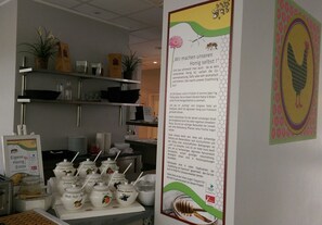 Daily buffet breakfast for a fee - Congress Hotel Am Stadtpark (Hannover)