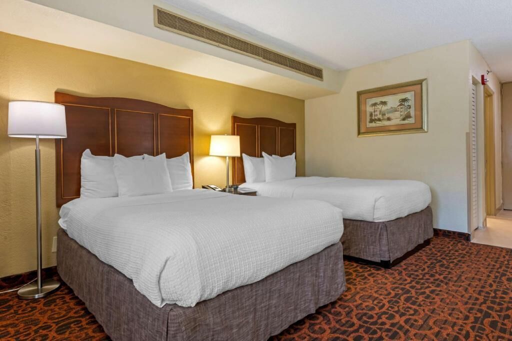 In-room safe, desk, laptop workspace, blackout drapes