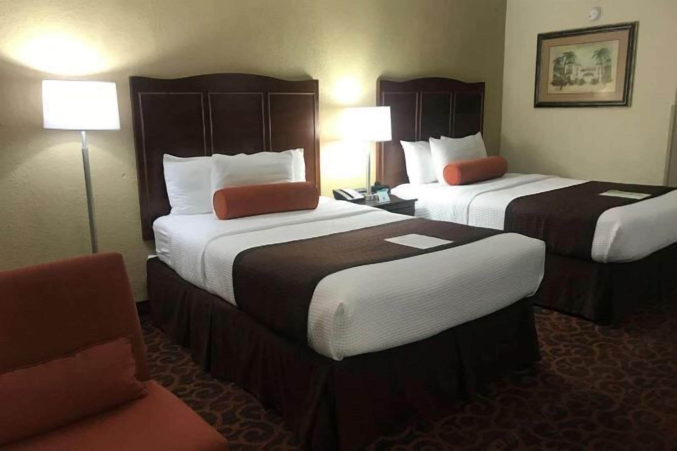 Tallelokero huoneessa, työpöytä