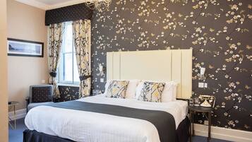 Suite,1 King Bed, Non Smoking, Sea View | Individually furnished, desk, laptop workspace, blackout drapes