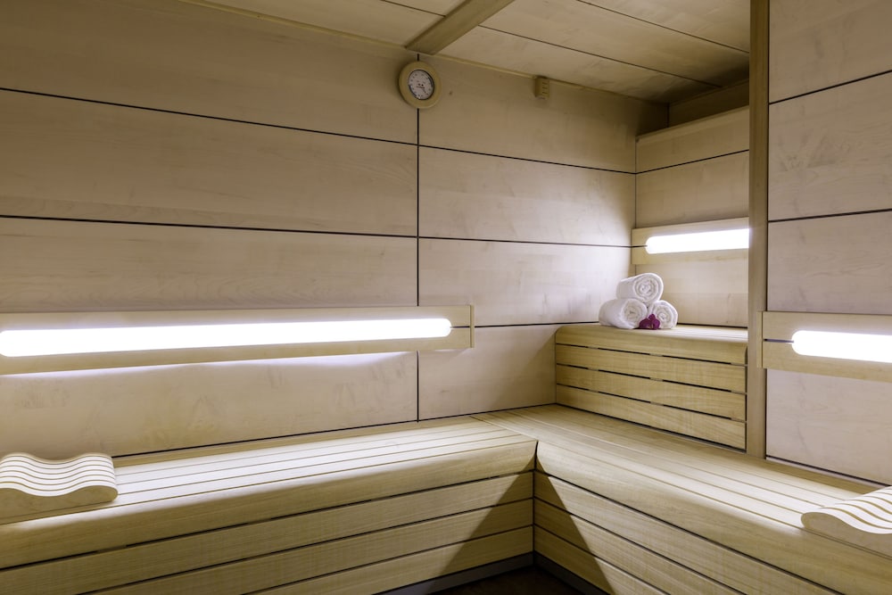 Best Western Premier Hôtel De La Poste Troyes & Spa Nuxe by null