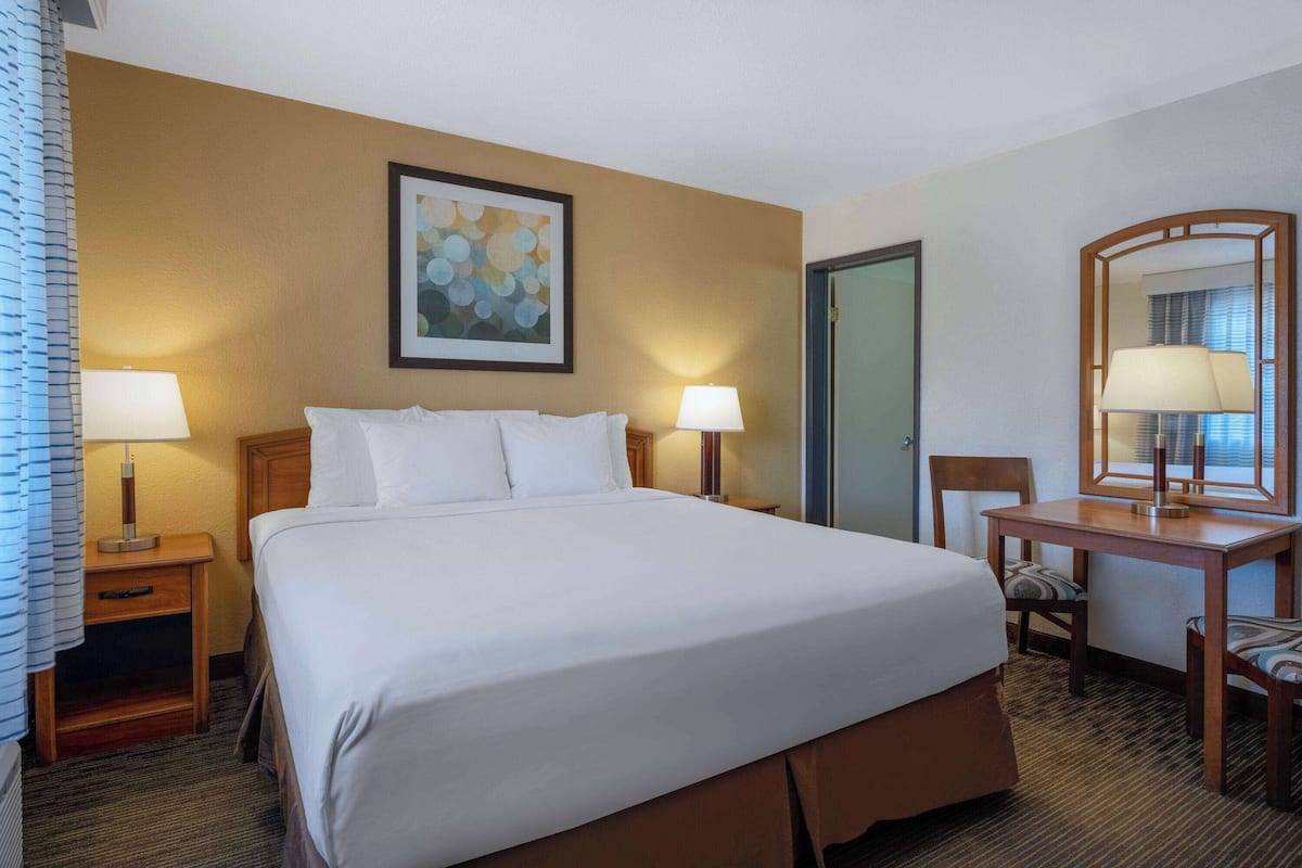 In-room safe, desk, iron/ironing board, free cribs/infant beds