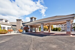 Exterior - Holiday Inn Express St. Ignace-Lake Front by IHG (St Ignace)
