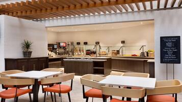 Tägliches inbegriffenes Frühstücksbuffet