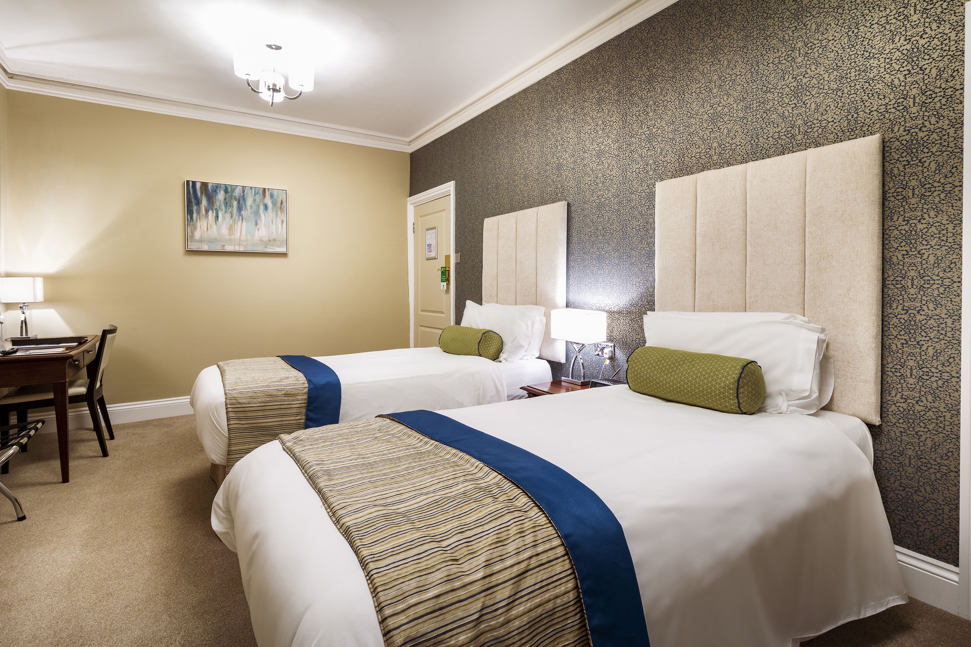 standard room, 2 single beds, non smoking | desk, iron/ironing board, free wifi, bed sheets