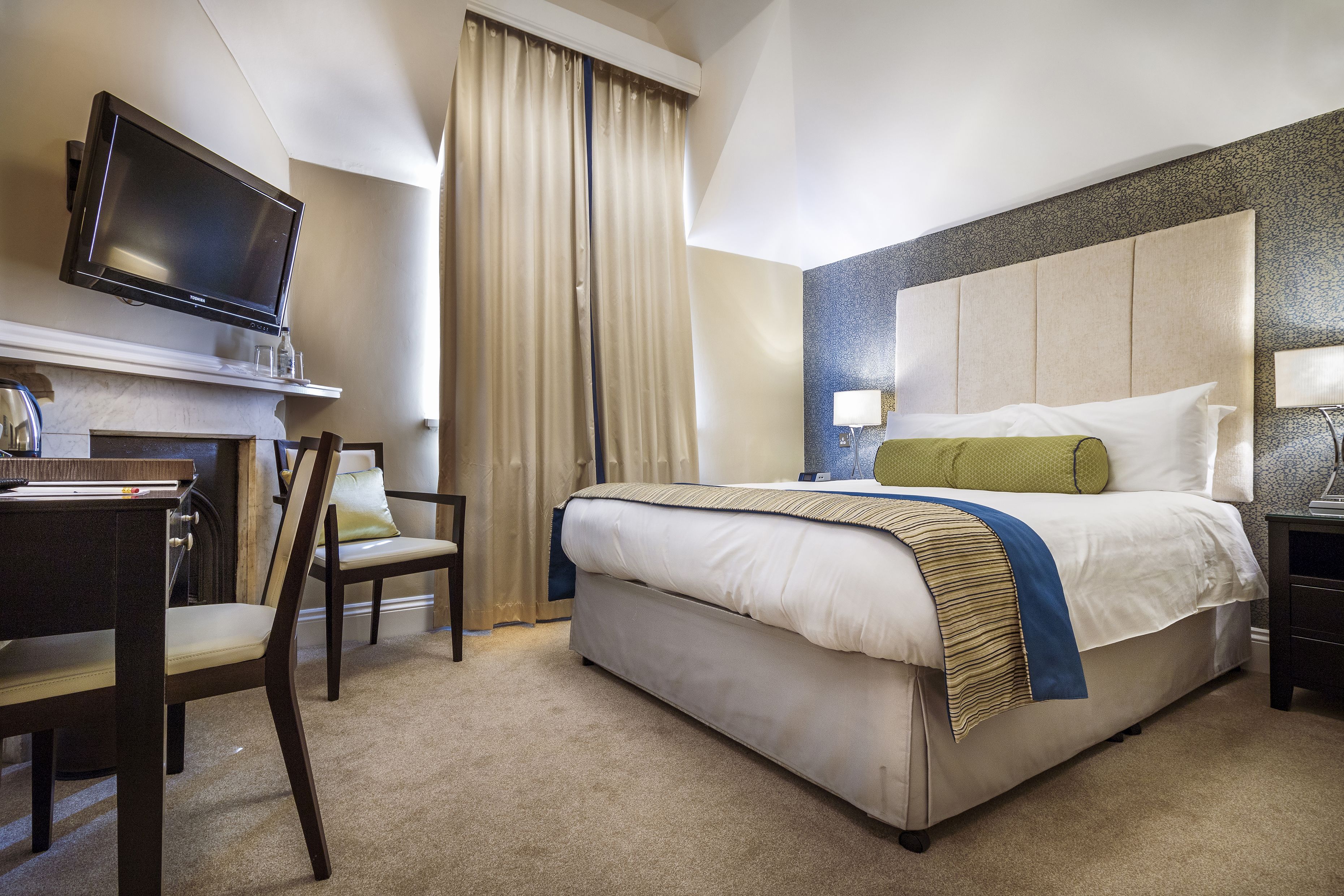 standard room, 1 double bed, non smoking | desk, iron/ironing board, free wifi, bed sheets