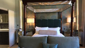 Deluxe Room, 1 Queen Bed, Non Smoking (Four Poster Bed) | Desk, iron/ironing board, free WiFi, bed sheets