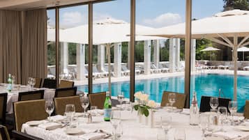 Desayuno buffet (ILS 50 por persona)