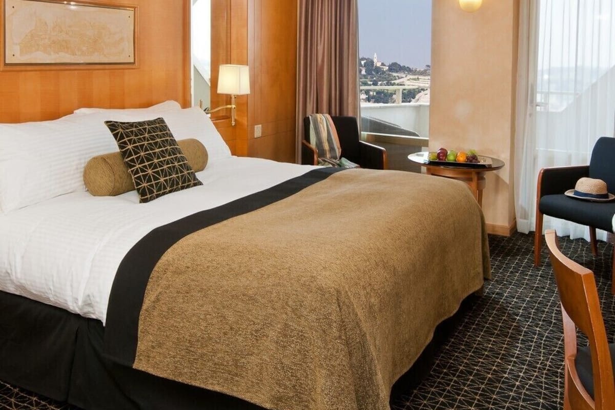 Junior Suite - Renovated | Allergikerbettwaren, Zimmersafe, Schreibtisch, Verdunkelungsvorhänge