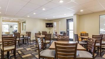Free daily continental breakfast