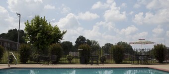Red Roof Inn & Suites Jackson, TN