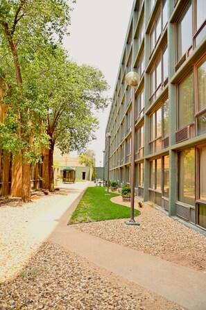 Exterior - MCM Eleganté Hotel & Suites (Lubbock)