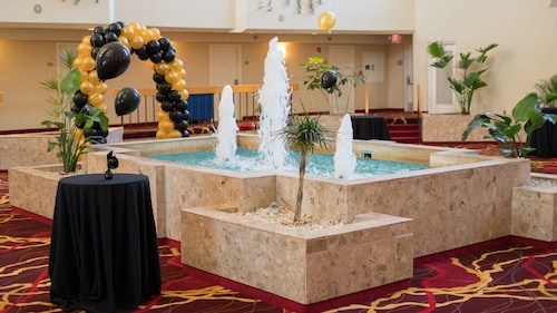 MCM Eleganté Hotel & Suites