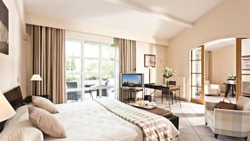 1 bedroom, in-room safe, desk, iron/ironing board