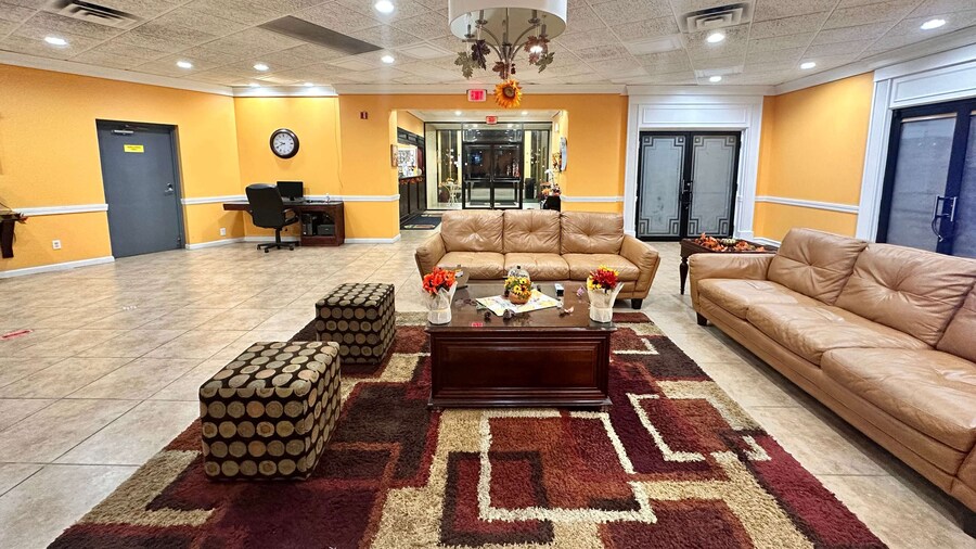 Super 8 by Wyndham Harrison OH