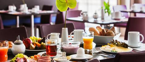 Daily buffet breakfast for a fee
