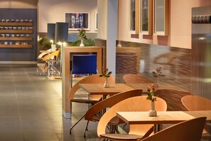 Lobby - IntercityHotel Ulm (Ulm)