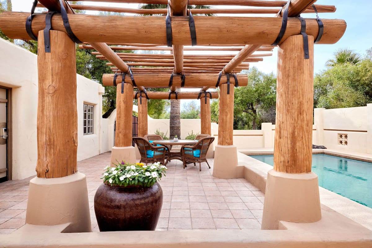 ห้องสวีท, เตียงใหญ่ 1 เตียง (Private Pool) | สระว่ายน้ำ | 2 สระว่ายน้ำกลางแจ้ง, คาบ  าน่า (คิดค่าบริการ), ร่มริมสระว่ายน้ำ