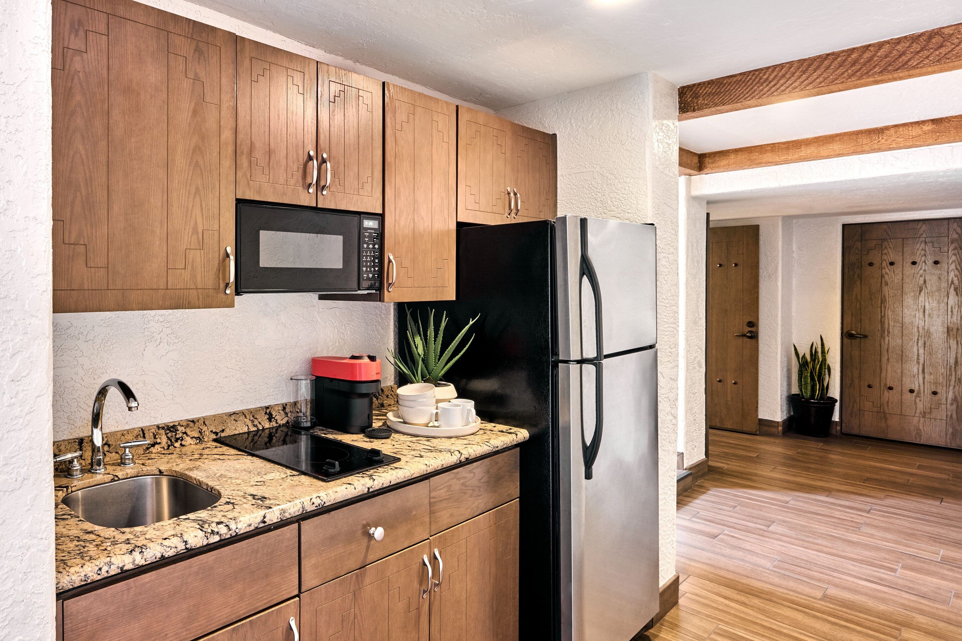 suite, 3 bedrooms, non smoking, fireplace | private kitchen | fridge, microwave, coffee/tea maker