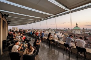 Se sirven desayunos y cenas, cocina local e internacional