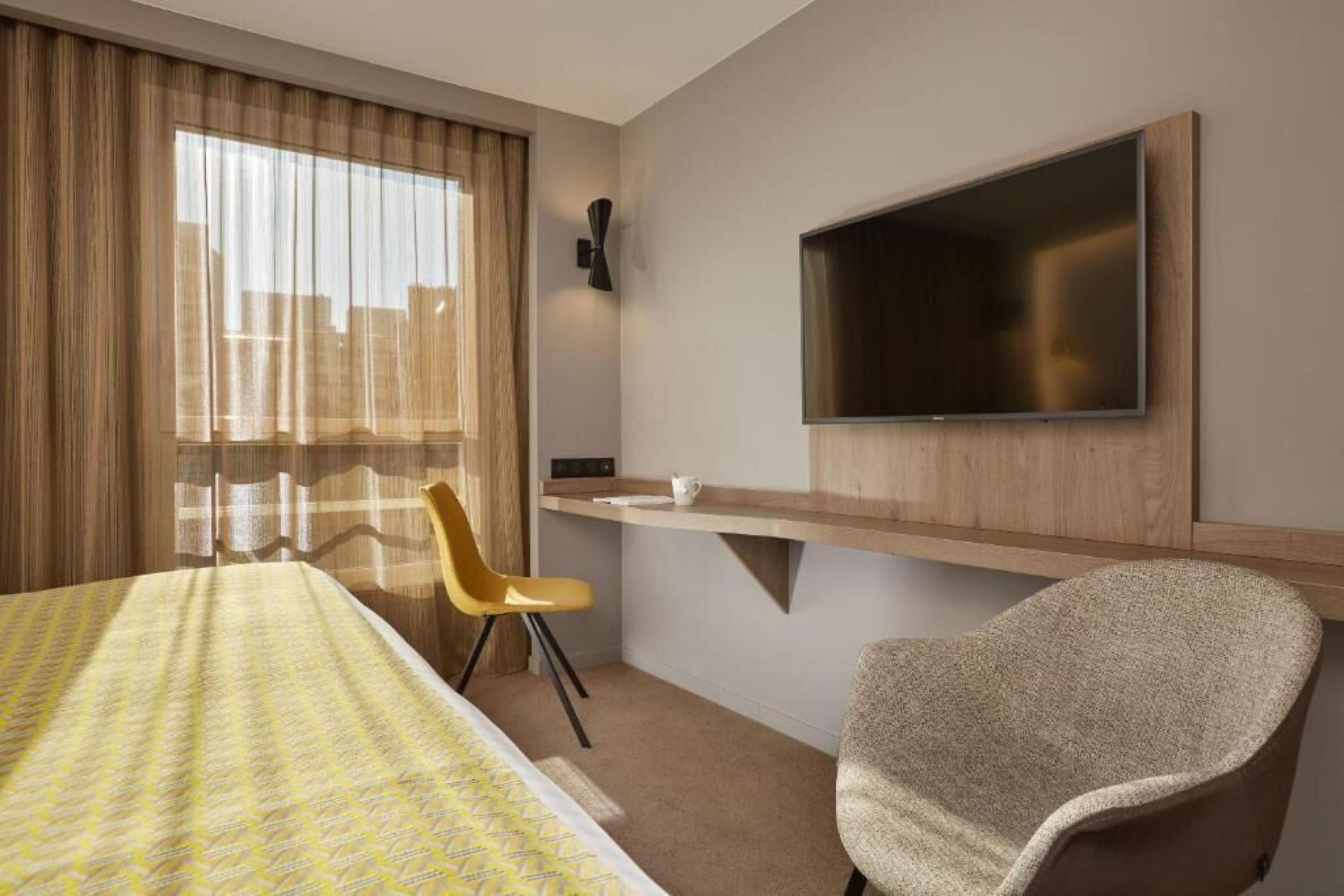 superior balcony | premium bedding, in-room safe, desk, laptop workspace