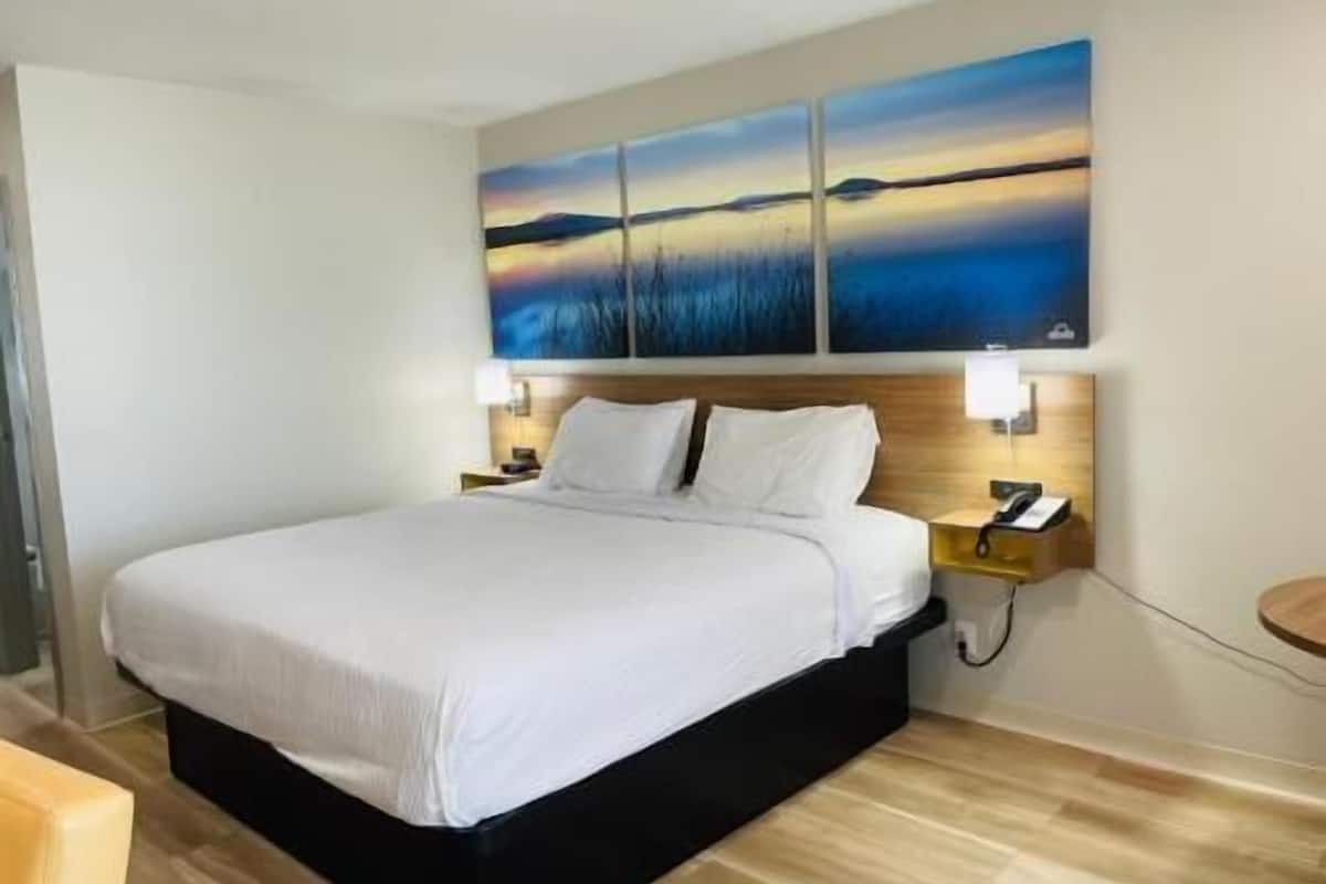 Desk, iron/ironing board, free WiFi, bed sheets