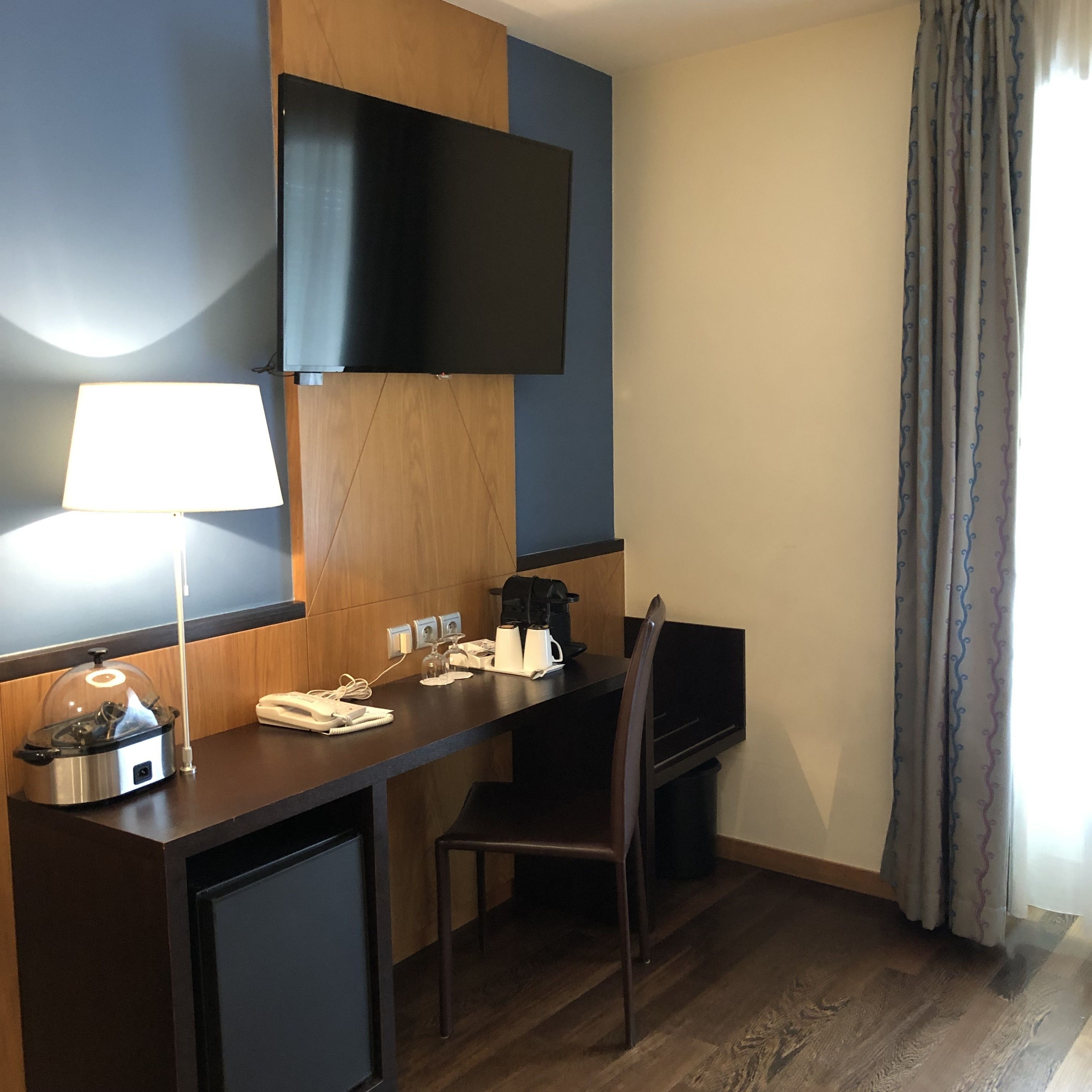 family room, multiple beds, non smoking | premium bedding, memory-foam beds, in-room safe, desk