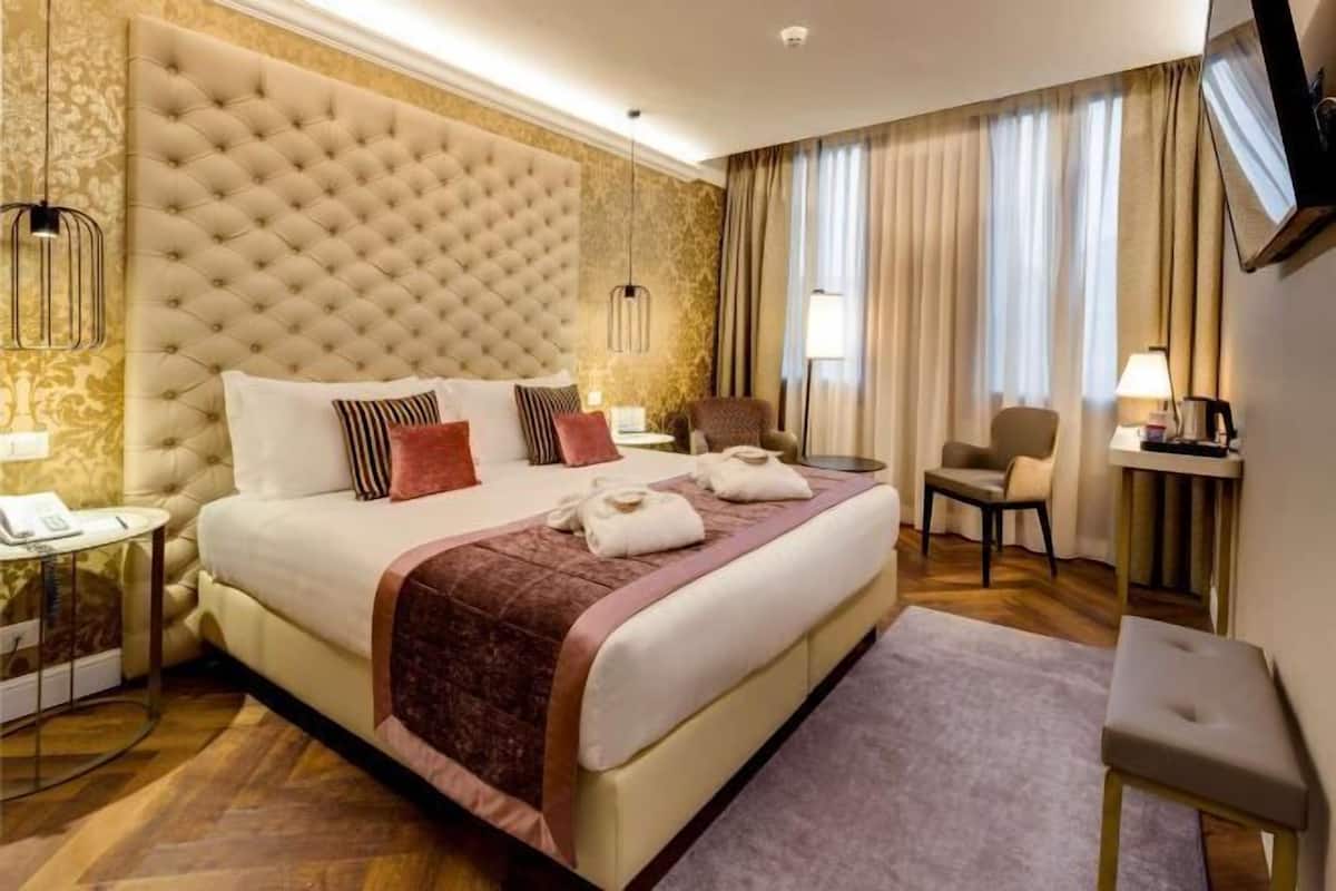 Minibar, in-room safe, desk, blackout curtains
