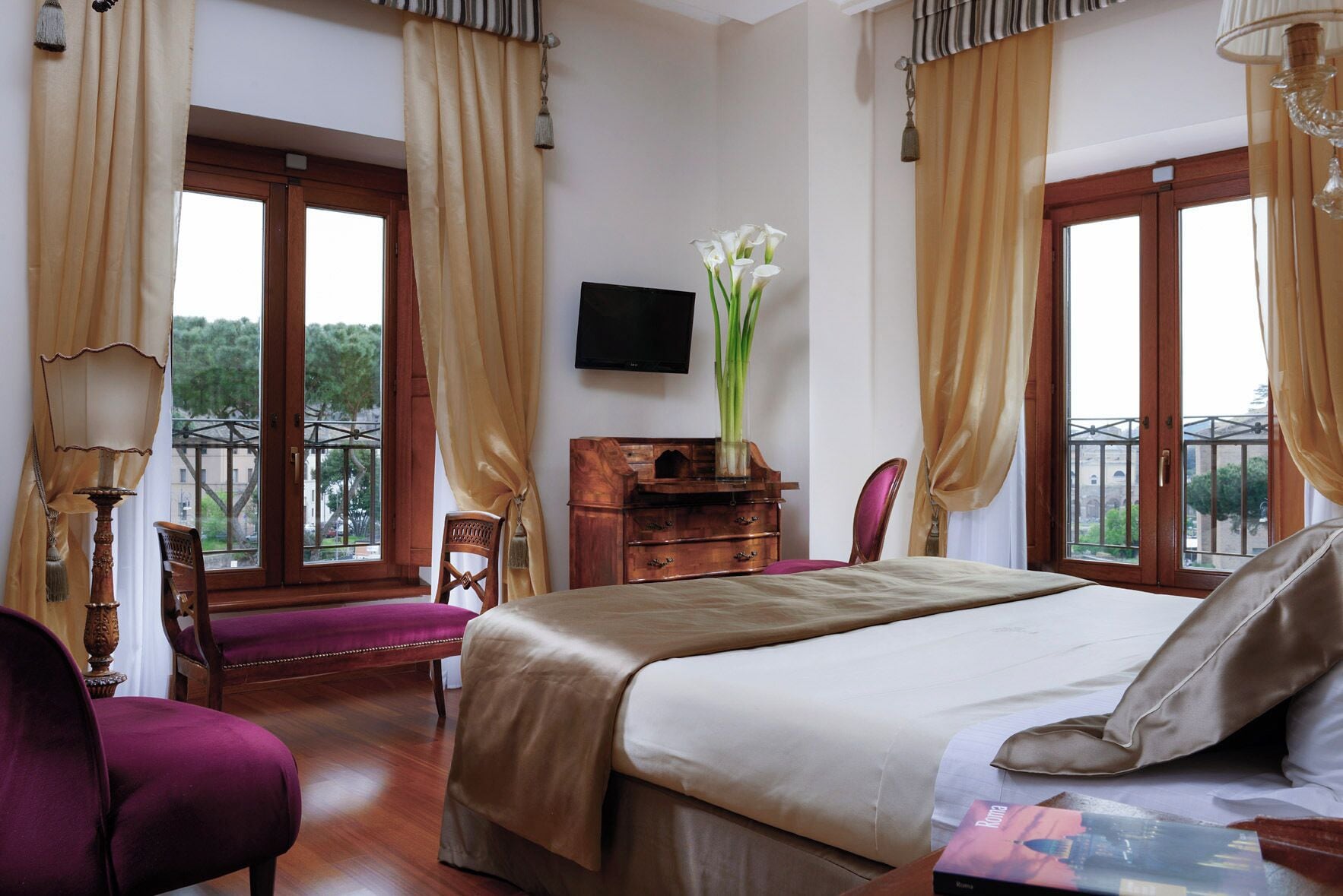 Minibar, in-room safe, desk, blackout curtains