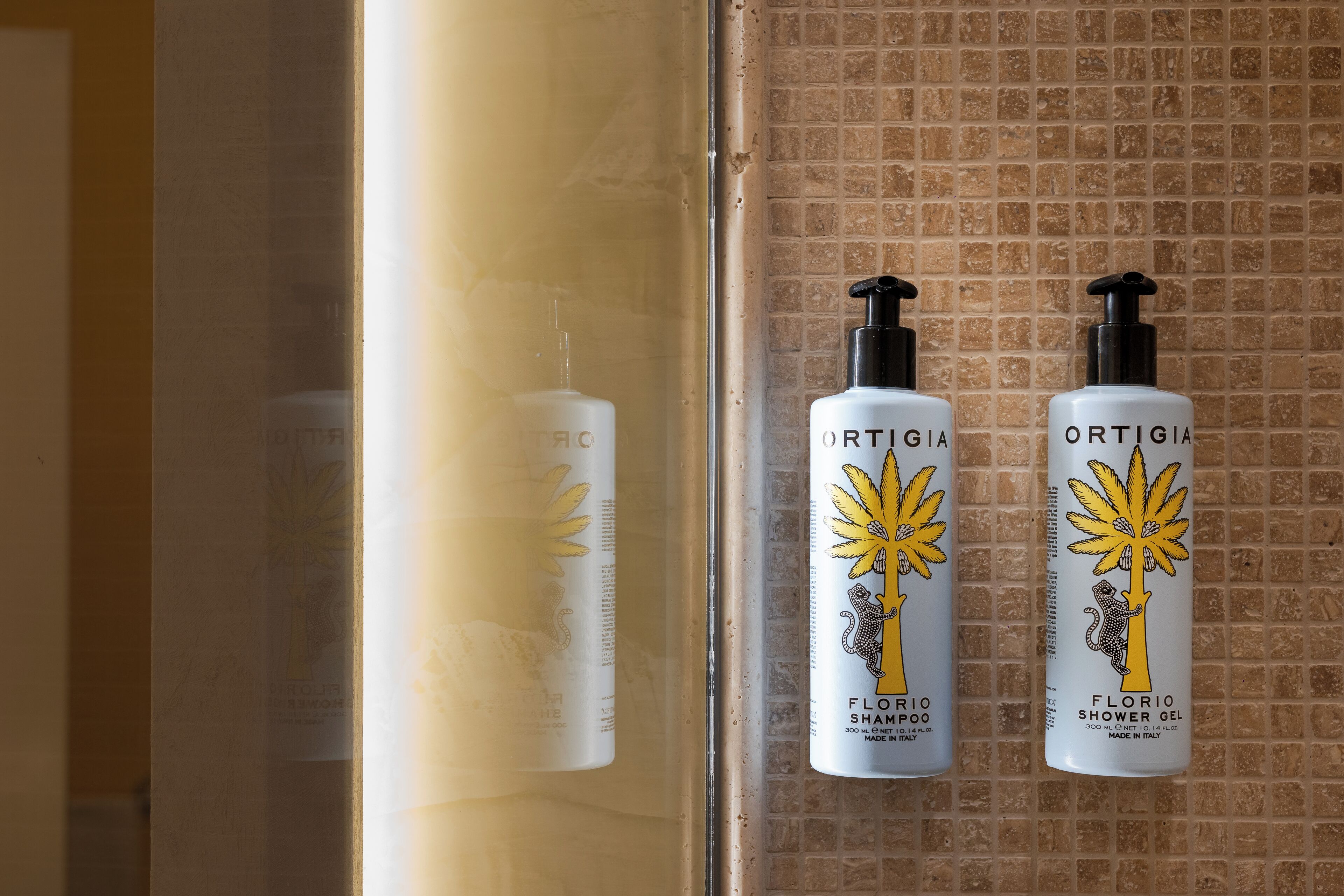 combined shower/bathtub, free toiletries, hair dryer, slippers