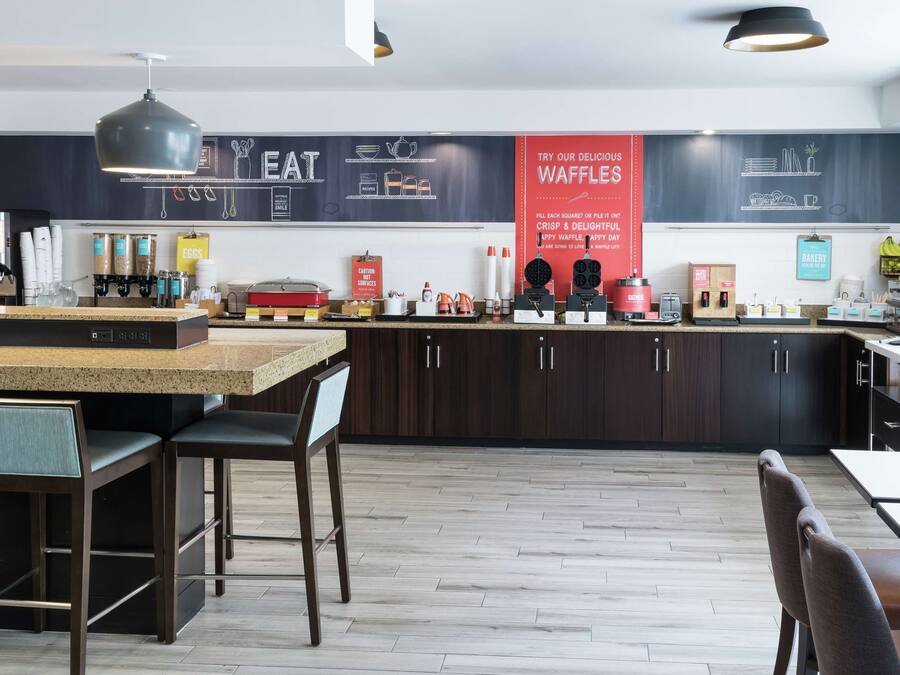 Café da manhã com buffet grátis todos os dias