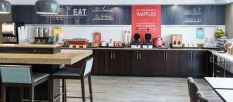 แฮมป์ตันอินน์ ลอสแอนเจลีส/แซนตาแคลริตา