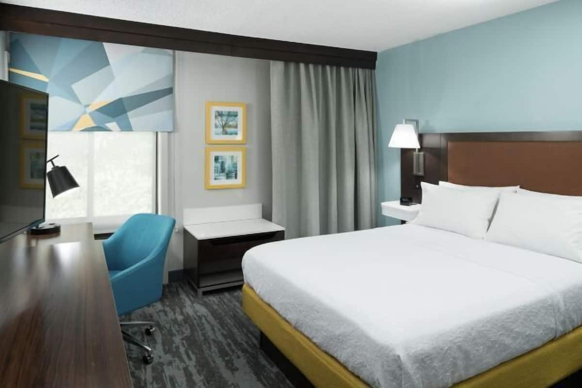 Caja de seguridad en la habitación y escritorio