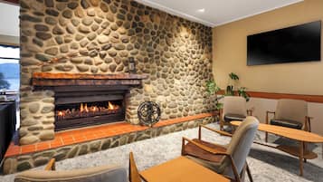 Bar (trong khuôn viên)