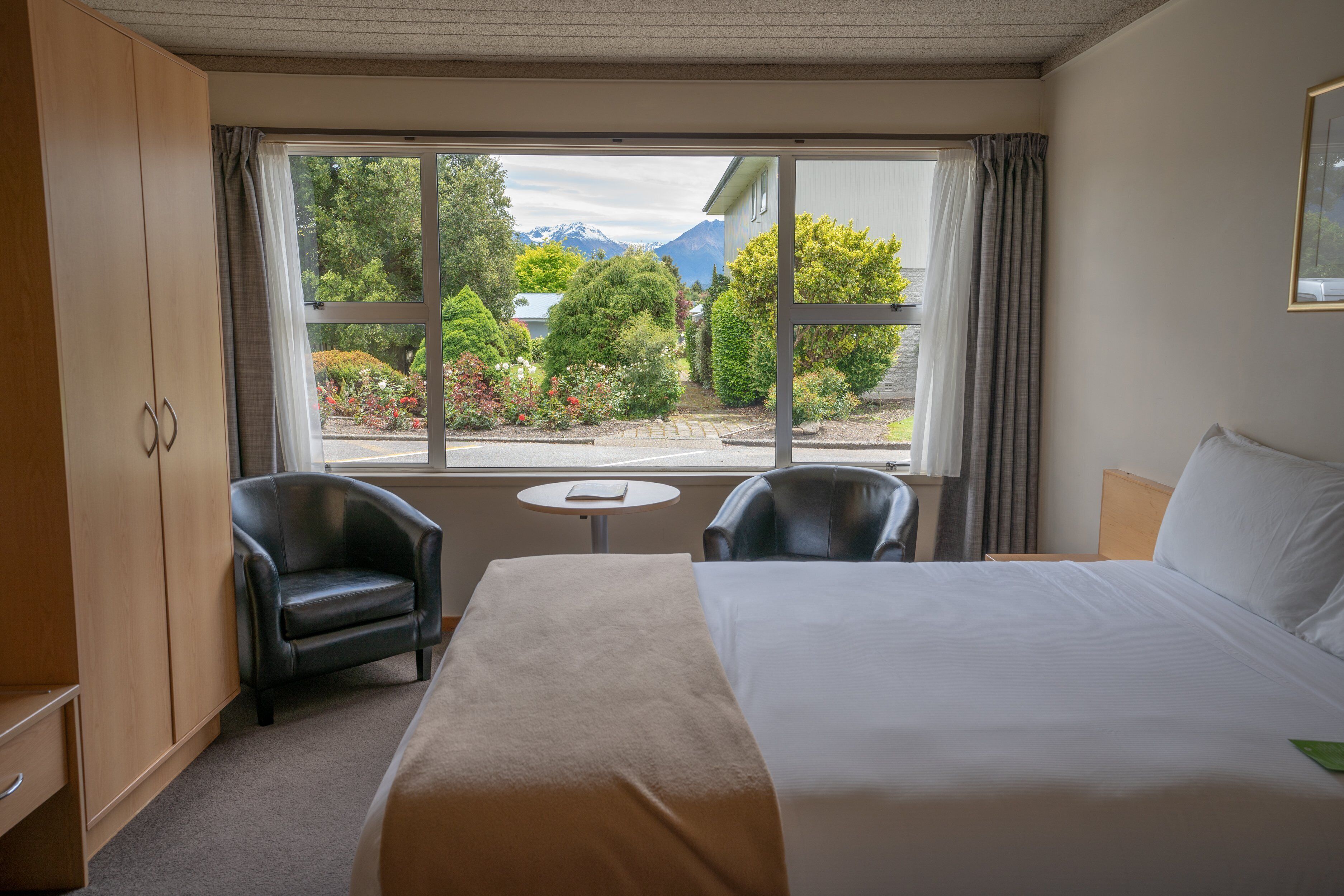 Desk, blackout drapes, iron/ironing board, free WiFi